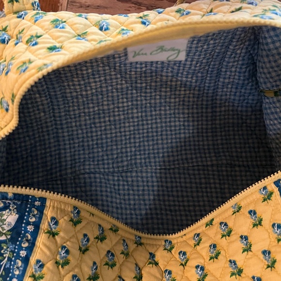 Vintage Vera Bradley retired “Catherine” Quilted Duffel Bag EUC No Flaws - Picture 7 of 11
